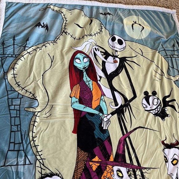 BNWOT BoxLunch Exclusive Disney The Nightmare Before Christmas sherpa throw! - Picture 4 of 8